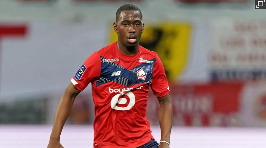 踢球者德甲本轮最佳阵容,足球球员转会最新消息