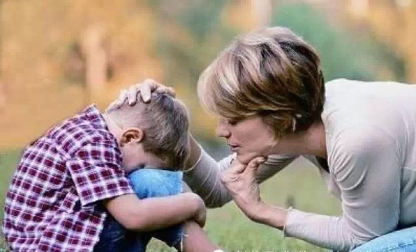 孩子被别的孩子打了可以报警吗,别的小朋友打我家孩子怎么教育