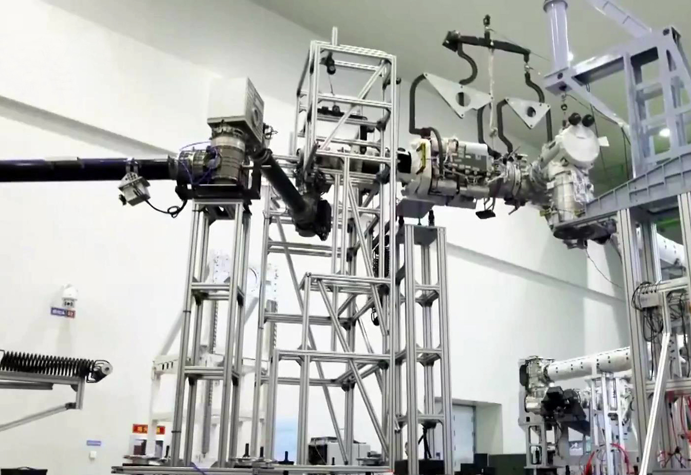 空间站机械臂拆卫星,空间站机械臂拆翅膀