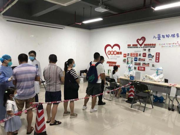 疫情防控党旗在基层高高飘扬,党旗在防疫阻击战中高高飘扬