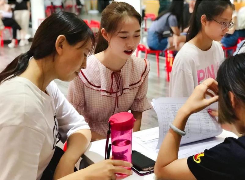 高考刚过二本线十分左右怎么报,高考成绩刚上线