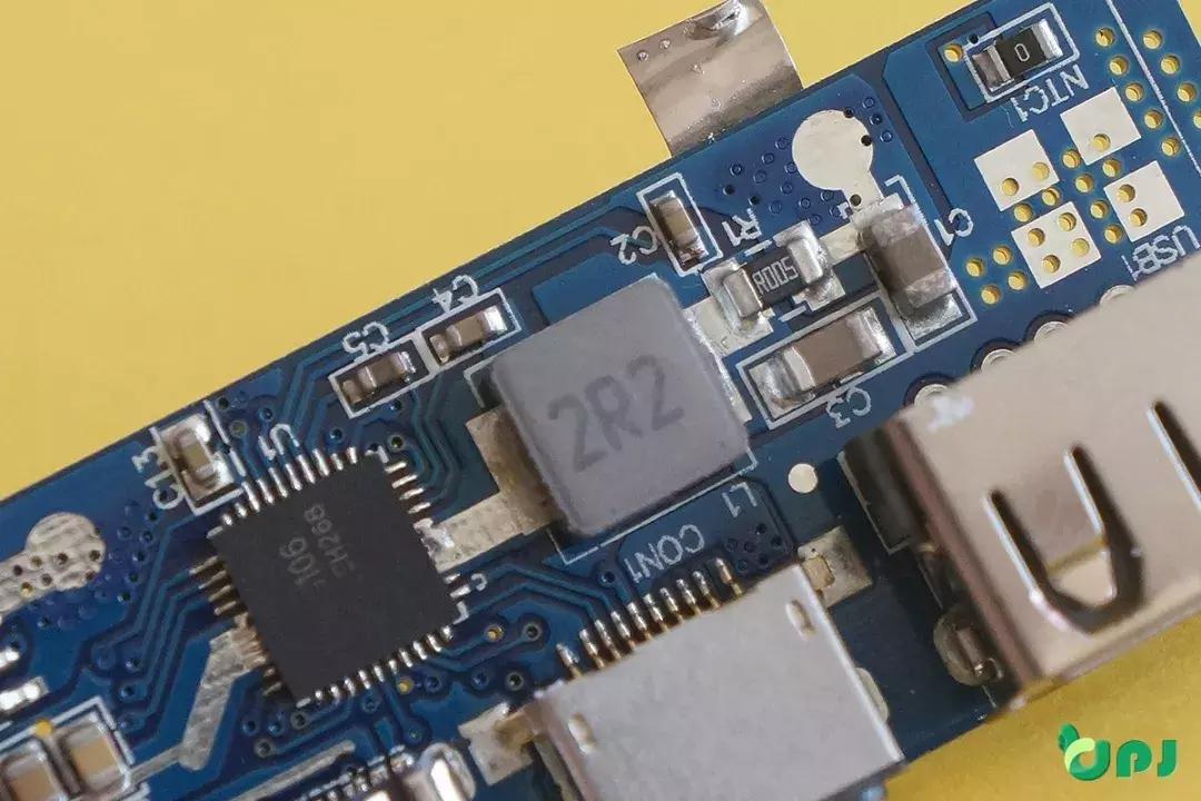 飞毛腿快充移动电源,飞毛腿充电宝m101拆解