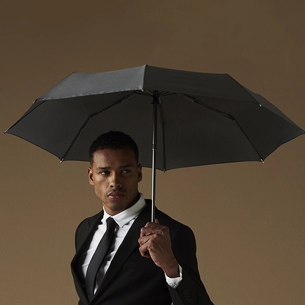 英国皇室*用御**FULTON，带你一起邂逅冬季的雨