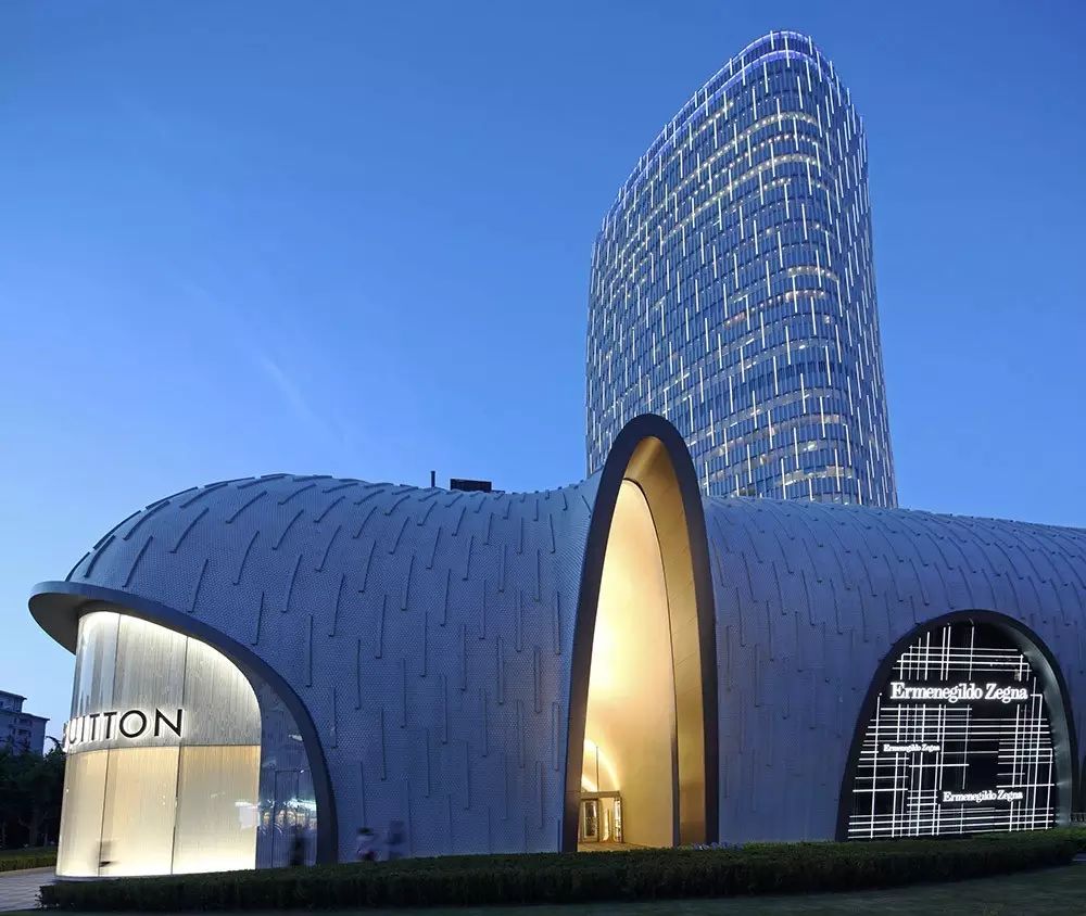 他是LV*用御**设计师，打造了五座LV旗舰店，用的竟是……