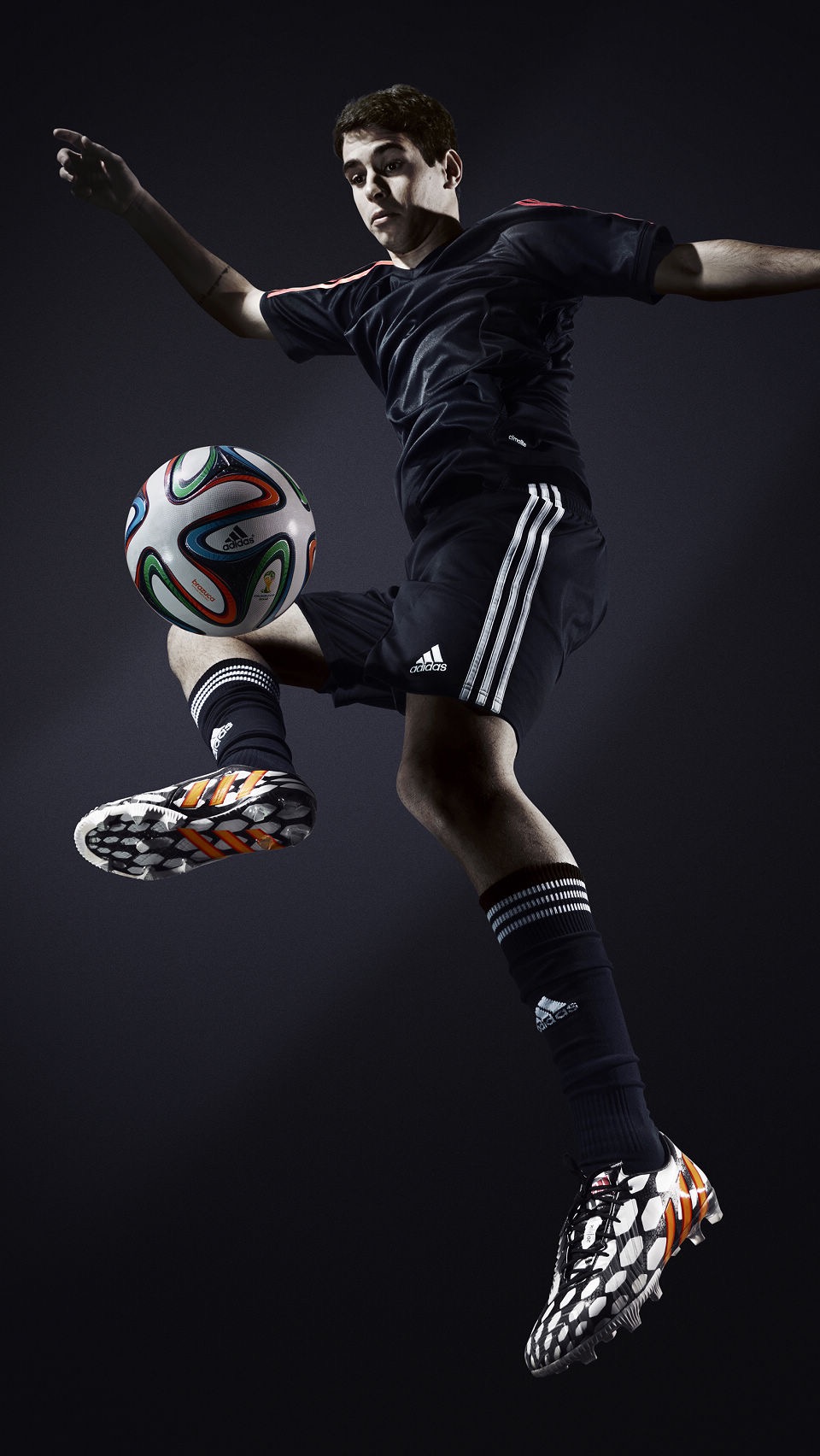 国足胜利的壁纸,国足足球横屏壁纸