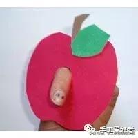 球迷爸爸靠指偶游戏带娃，手工制作的指偶乐趣多