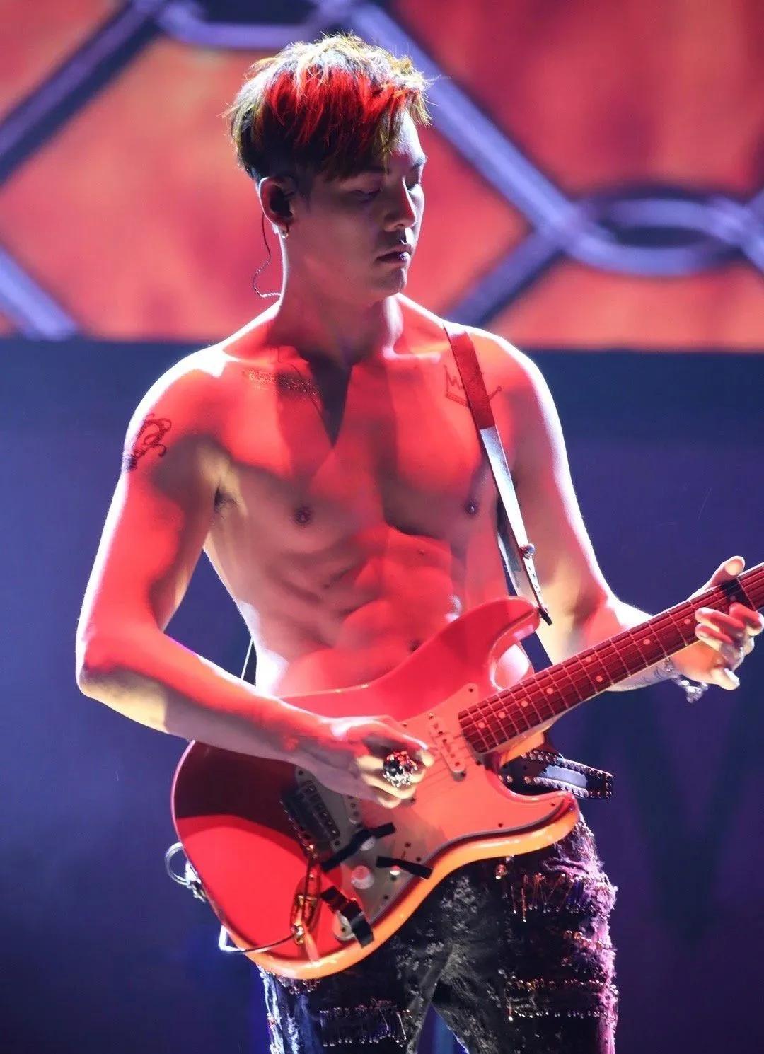 男明星注意形象,男明星绅士细节