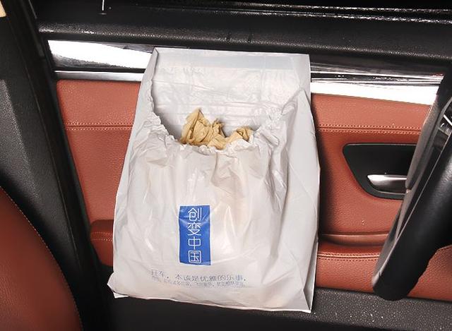 高速路上堵车尿急怎么办,高速路上堵车尿急该怎么办