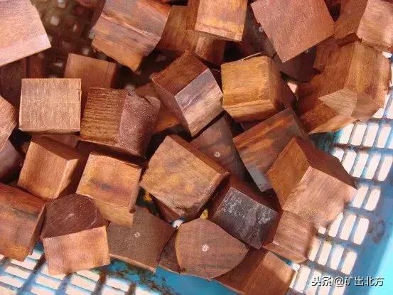 小叶紫檀原料到成品佛珠的流程,小叶紫檀佛珠加工全过程