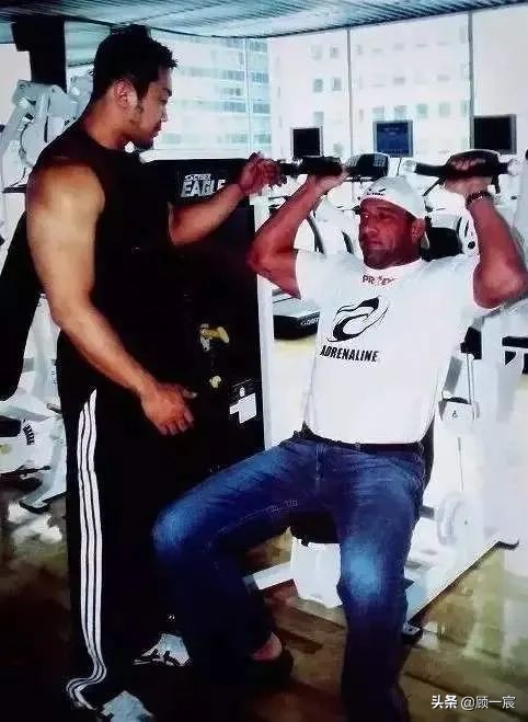 马东锡釜山行最后怎么活了下来,马东锡在釜山行里干啥了