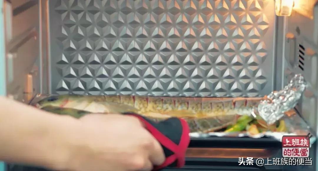 烤鱼不用烧烤怎么做,怎么烤出外酥里嫩的烤鱼