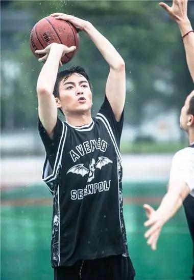 陈晓跳高1米7,跳高运动员张国伟是世界冠军吗