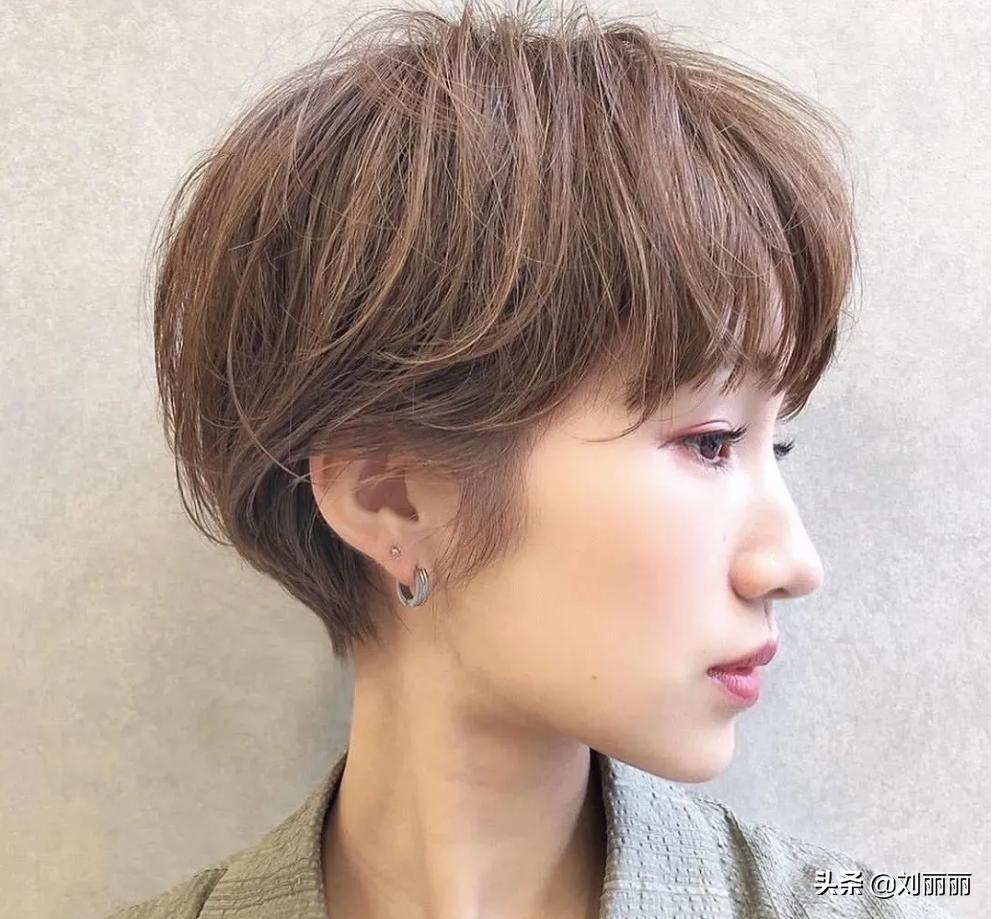 高层次修颜发型,2020修颜减龄卷发发型