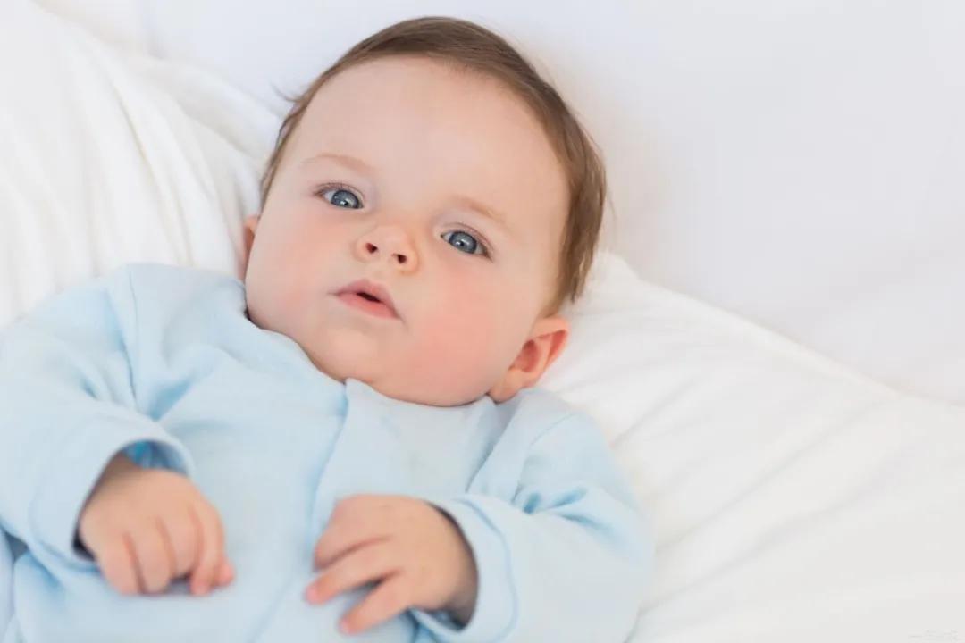 红痒起皮一片,有效避免宝宝皮肤皴裂