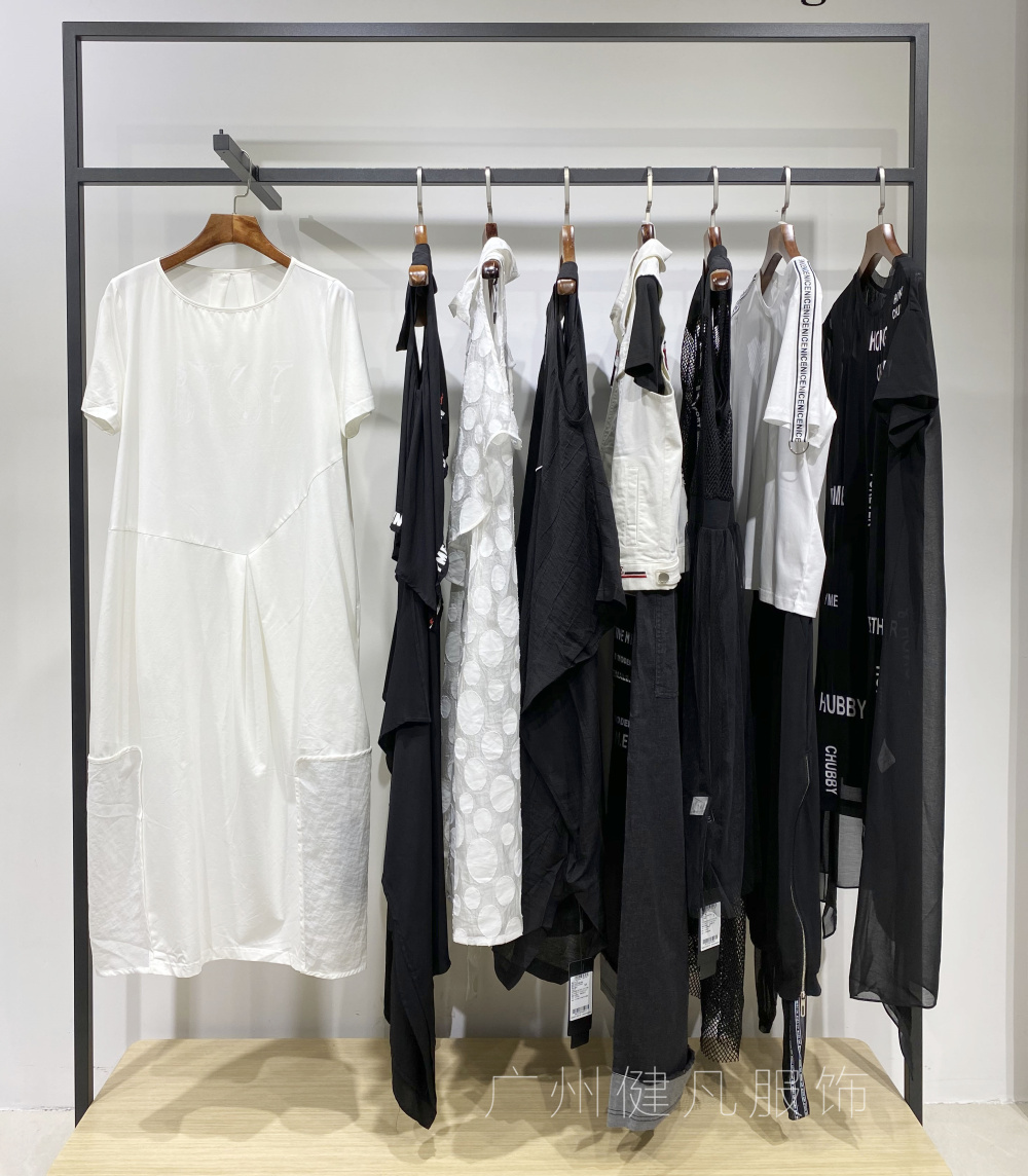 韩国尾货东大门v领大码女装,中长款潮牌大码女装