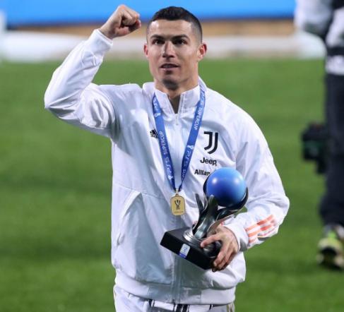 c罗庆祝图片4k全屏无水印,35岁的c罗个人双里程碑