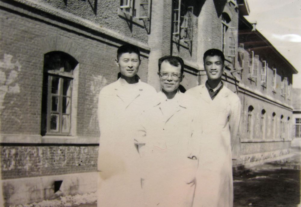 我在部队入*党**的经历*党**员要吃苦在前享受在后