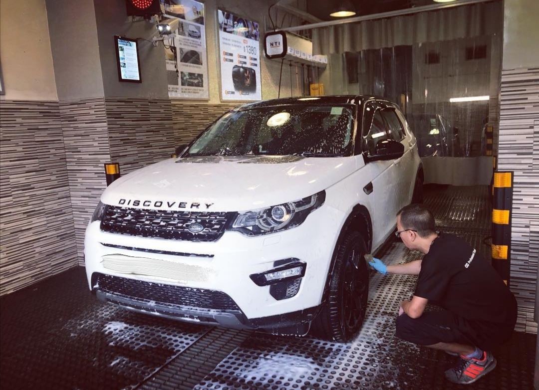 汽车天窗玻璃有污渍怎么去除,如何去除汽车玻璃顽固污渍