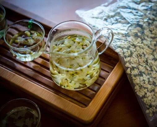 上山挖的野菜又美味又营养,大山里美味的野菜野生药材