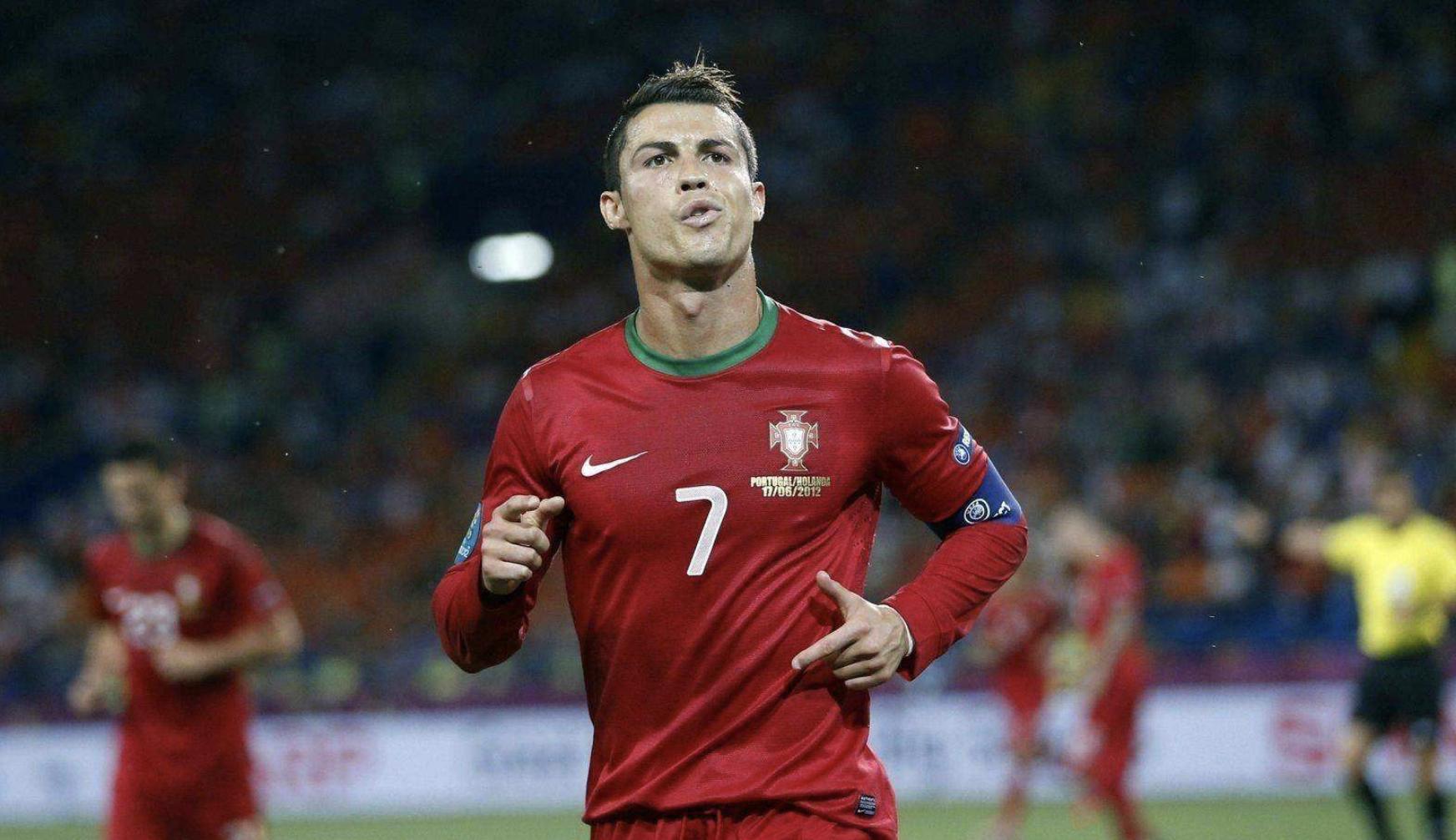 葡萄牙国家队愿捐赠50%奖金，全靠C罗推进，球迷：太有爱了