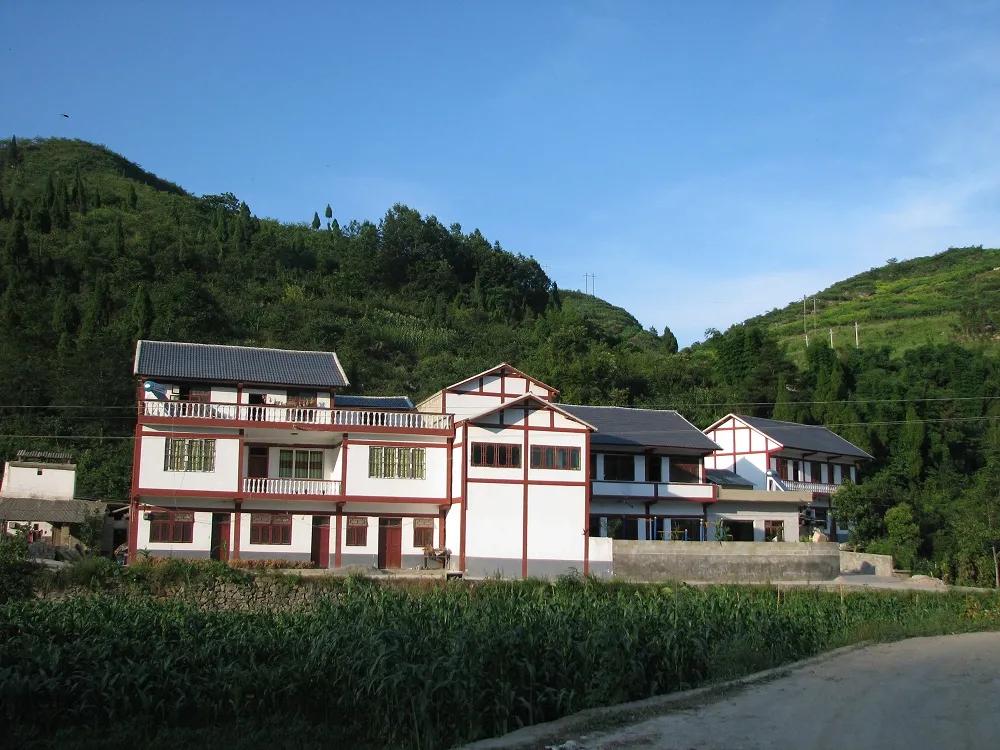 初四迎“灶王”，农村俗语“灶台放西北，家败人受累”，啥意思？