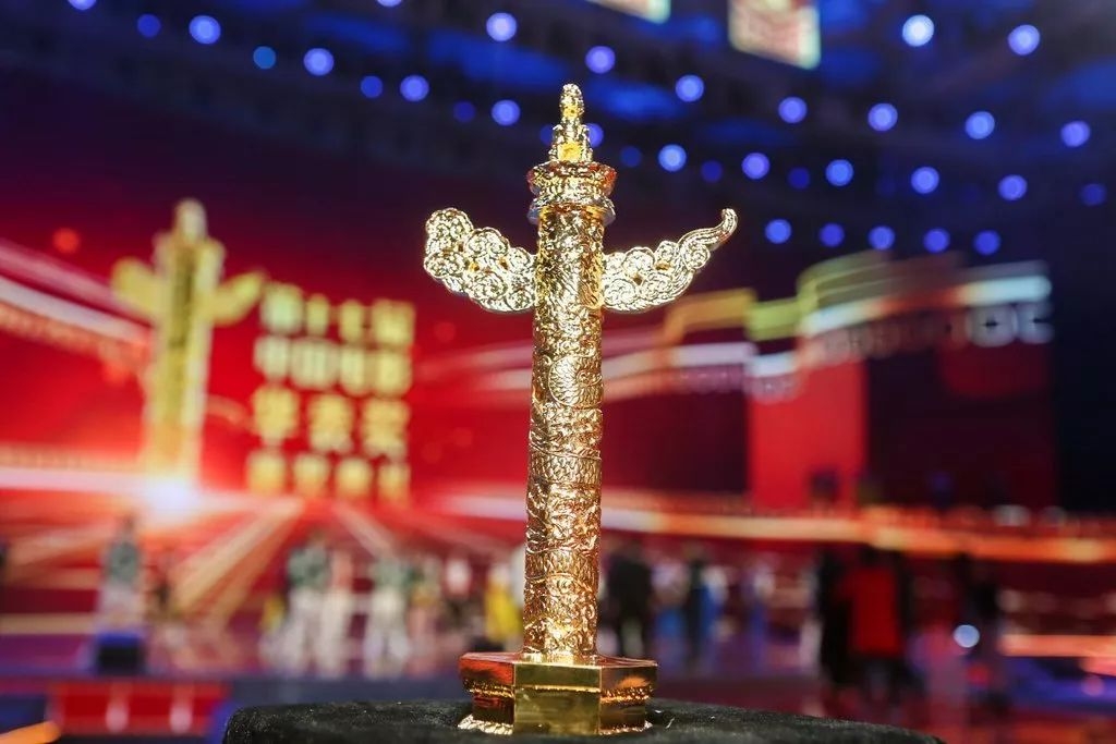 电影节有哪些影响力奖项名称呢,电影节各大奖项有哪些