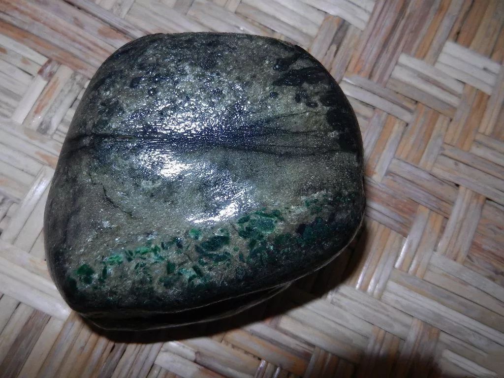 翡翠原石马崇仁 (翡翠大王马崇仁讲解翡翠赌石知识)