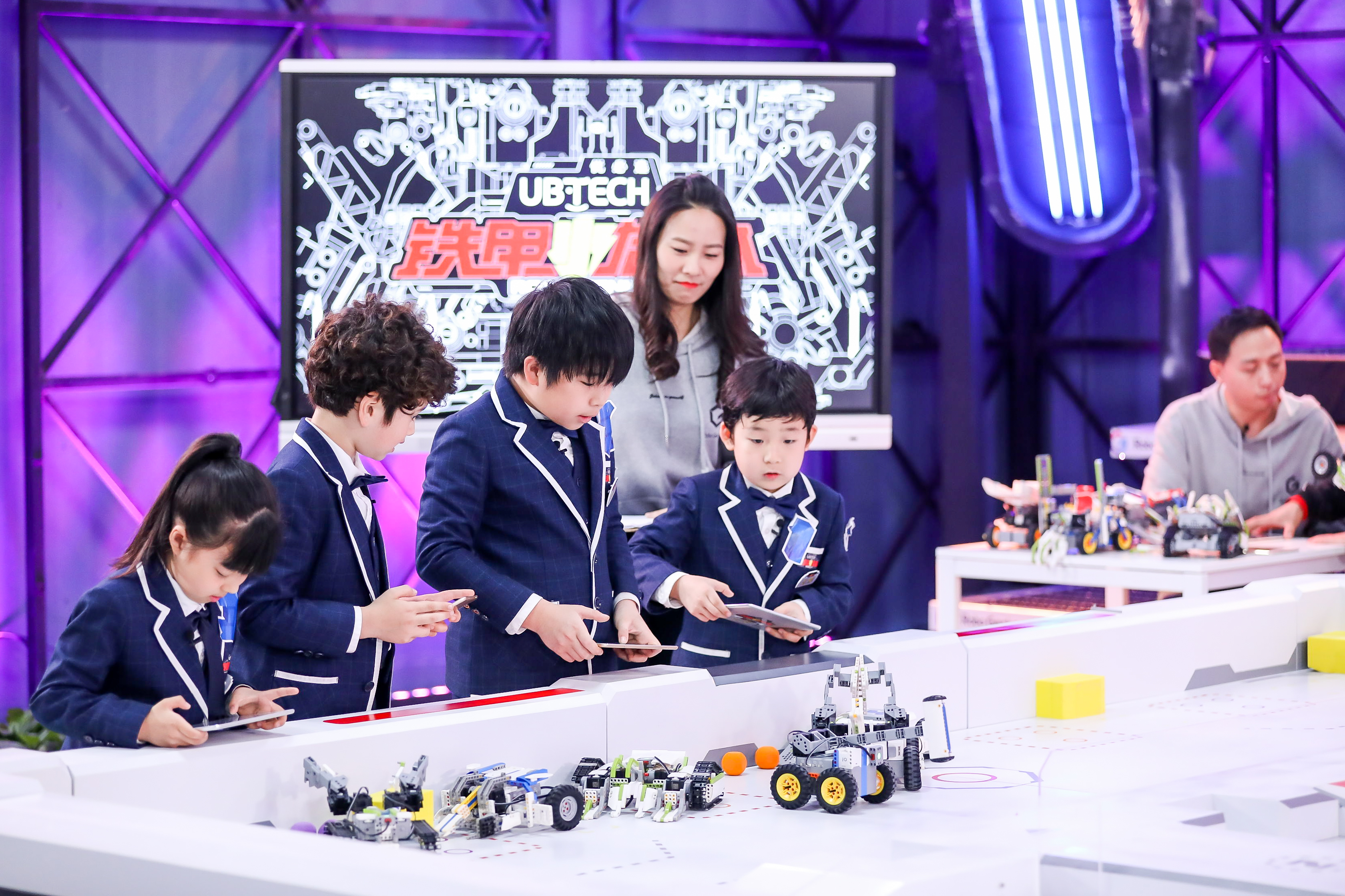 朱正廷机器人,朱正廷跟机器人