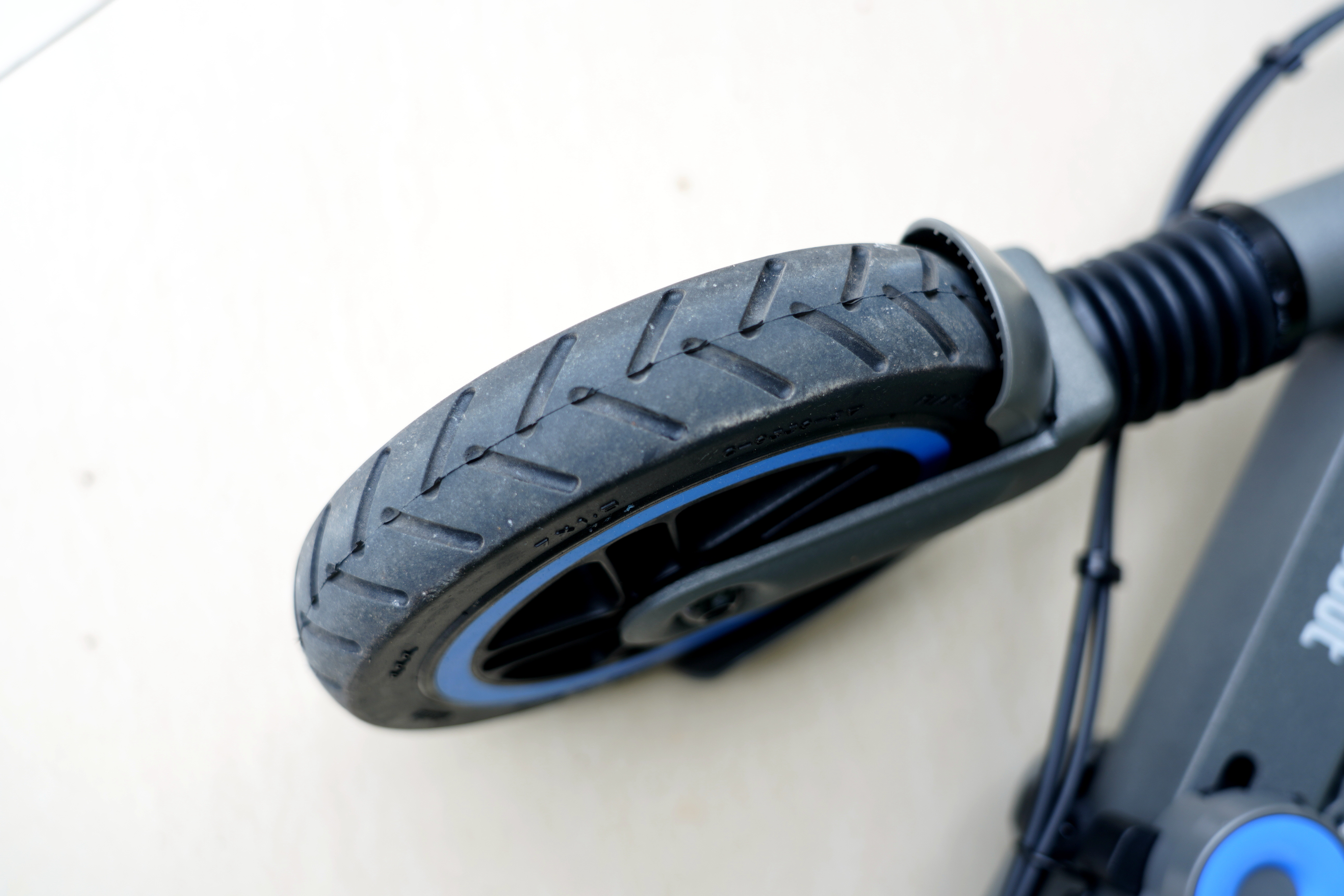 很不简单的玩具,九号儿童电动滑板车e10如何折叠