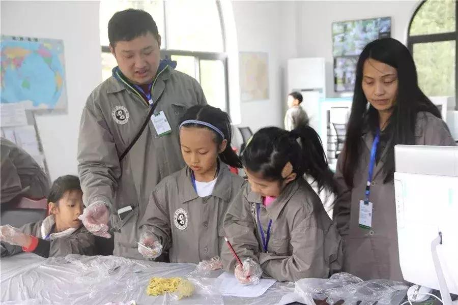 小城探秘①都江堰为什么“外交功臣”归国后都扎堆到这里生活（中英文）