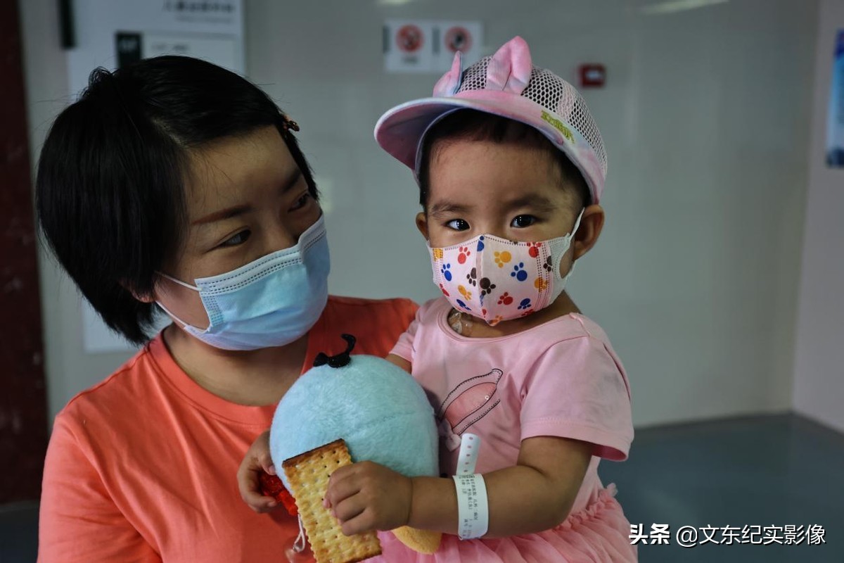 孩子嘴唇白需要到医院做啥检查吗,小孩嘴唇破裂怎么回事