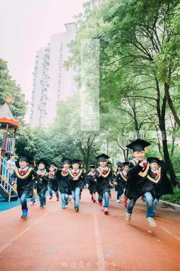 毕业最创意的毕业照多人,毕业照用什么造型好看