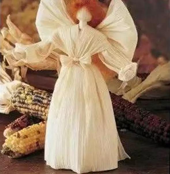 用玉米皮做的手工作品,手工玉米皮编席子教程