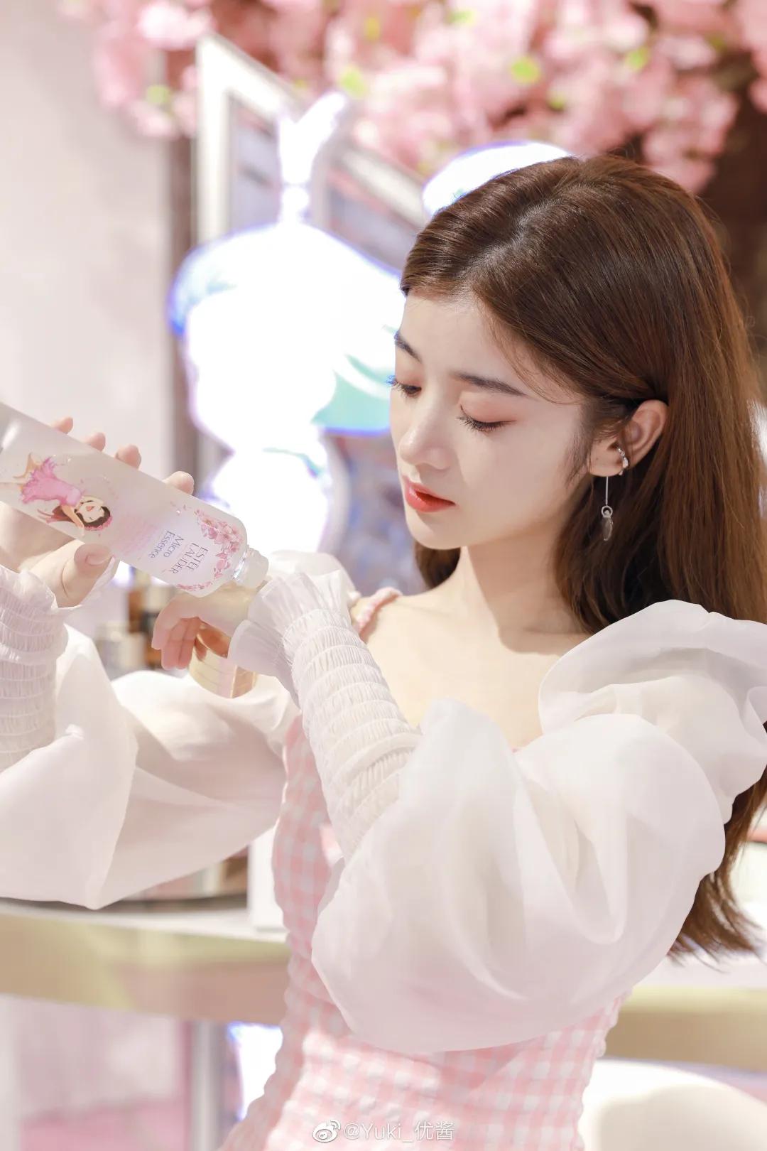 最火的泡泡袖上衣穿搭秋冬,夏天泡泡袖设计感小众上衣