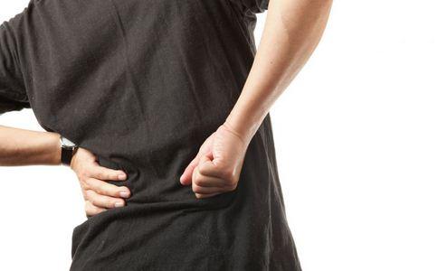 腰疼起来站都站不直？医生：3种锻炼方法让你的腰挺起来