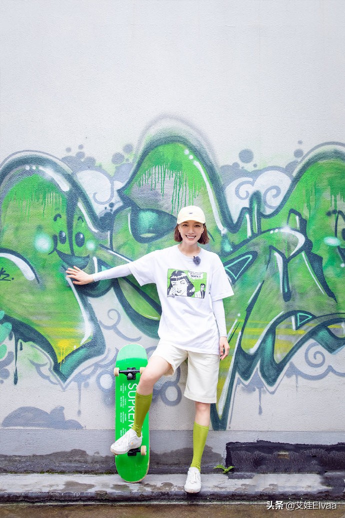 王珞丹蓝色长筒靴,王珞丹过膝靴穿搭