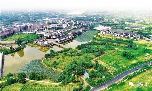 李子柒令人向往的世外桃源生活,李子柒记录的简单淳朴的田园生活