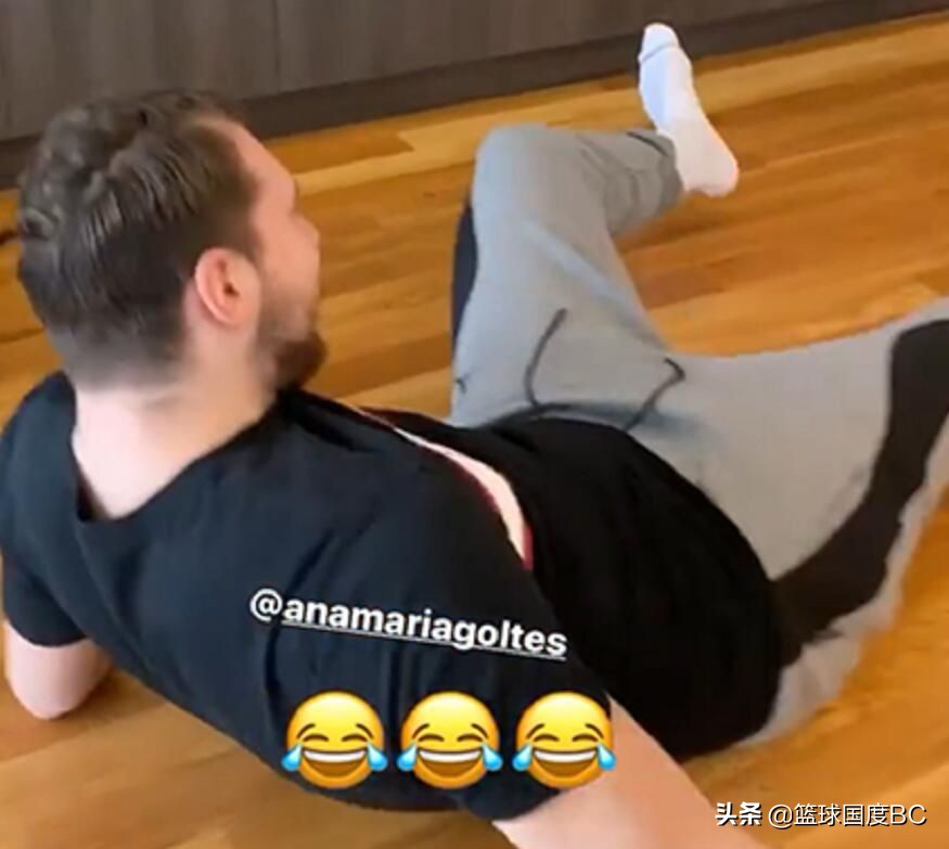 球星颠卫生纸挑战,东契奇崴脚瞬间