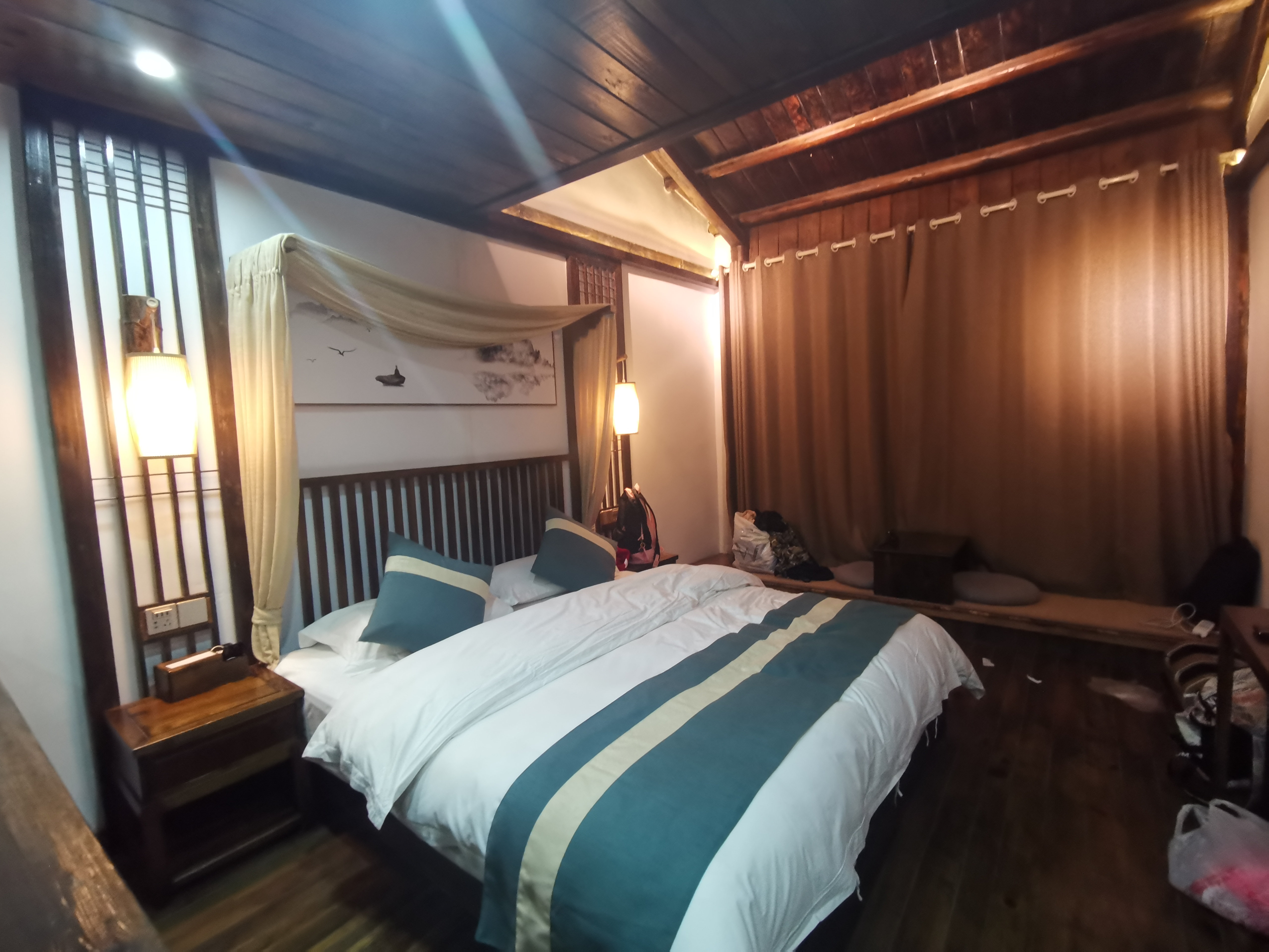 去凤凰古城有坑人的吗,湖南凤凰古城值得玩吗