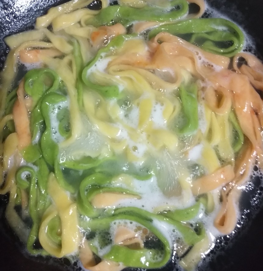 口感好有嚼劲的面条,蔬菜面条味道好