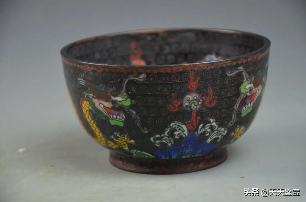 景泰蓝属于工艺品还是艺术品,木雕工艺品与景泰蓝谁价值高