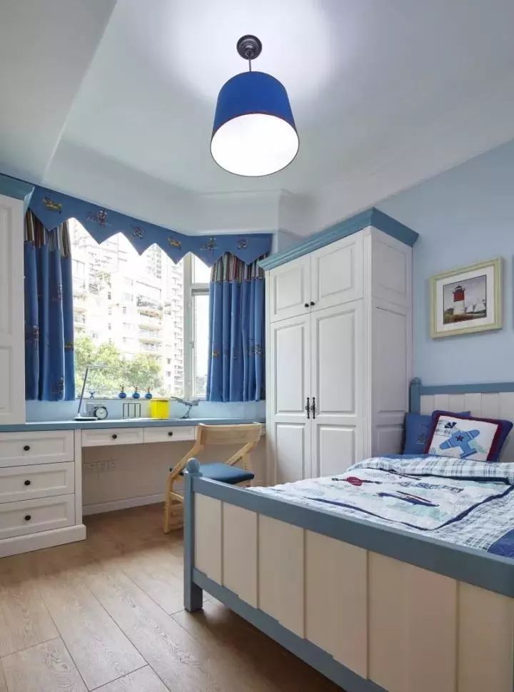 书桌上墙柜一体效果图,儿童房衣柜书桌一体小户型