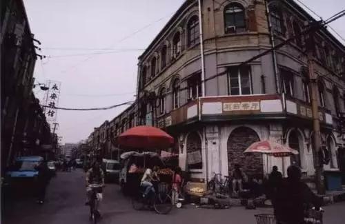 九十年代天津老照片图文,老照片1980年的天津街景