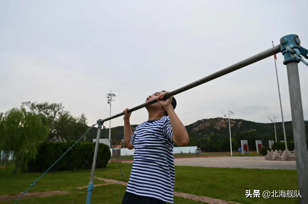 后浪奔涌在时代的潮流里,后浪奔涌而来