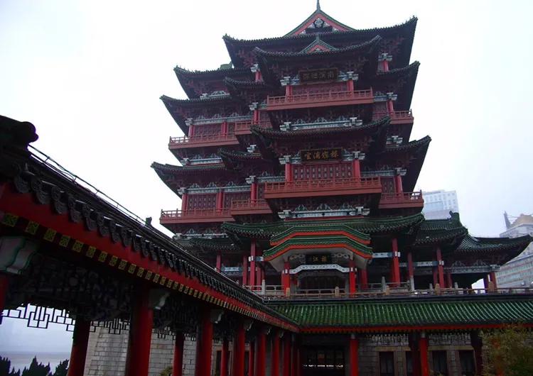 岳阳楼滕王阁黄鹤楼谁最大,黄鹤楼岳阳楼滕王阁等四大名楼