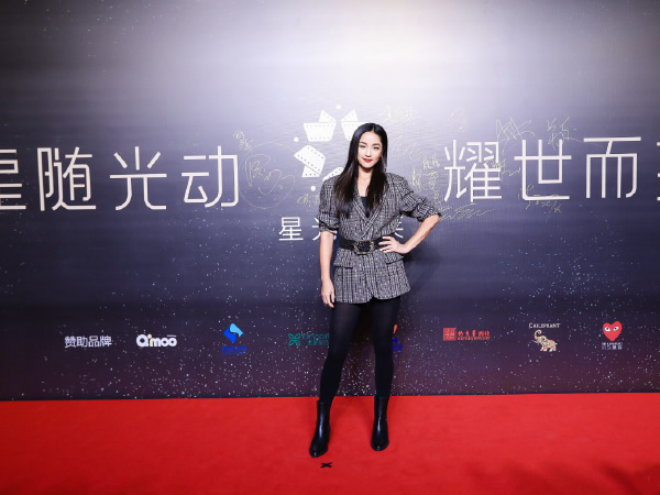 瞿颖年轻时穿搭,瞿颖穿搭