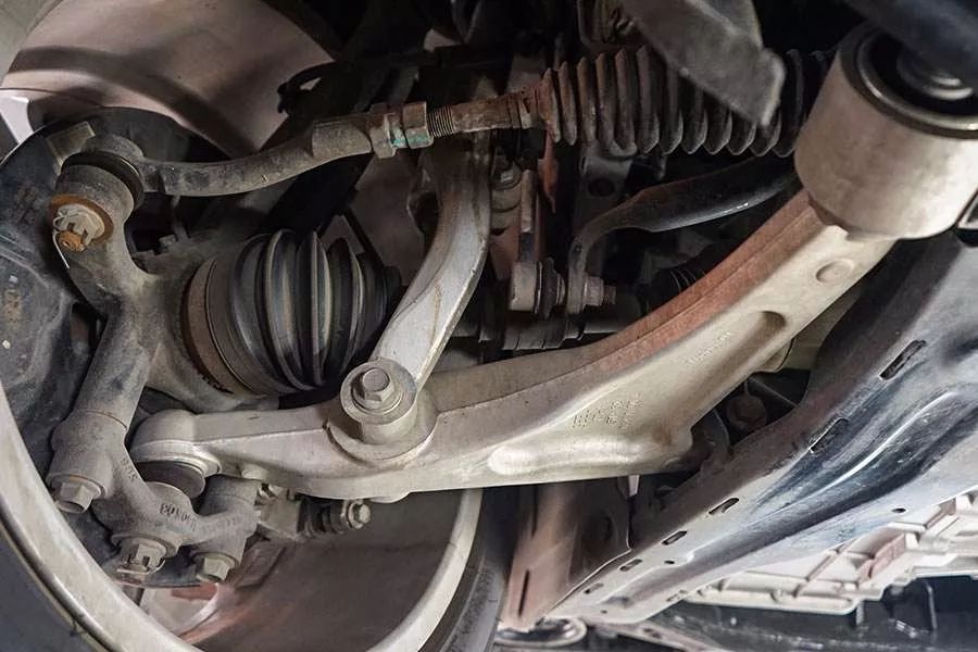 吉利博瑞epro底盘,为什么吉利现在越来越高端