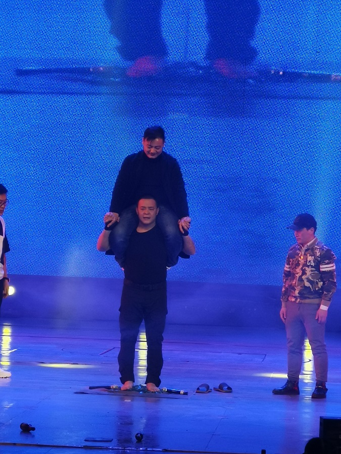 夜场江湖：讨好一个人究竟有多难？