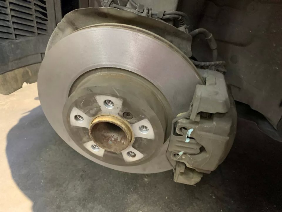 刹车系统出问题,刹车系统有问题怎么检修