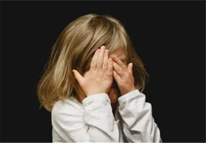 非常胆小恐惧怕黑怎么消除,怎样避免恐惧胆小怕黑